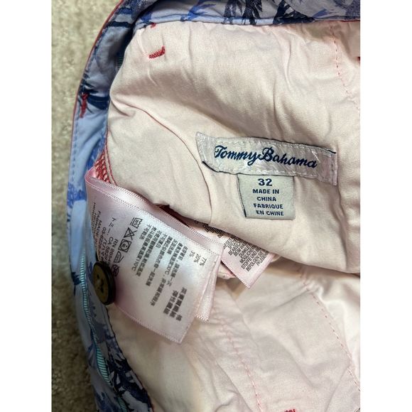 Tommy Bahama mem shorts - Picture 3 of 3